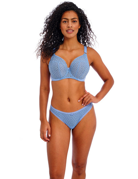 Inspirée du modèle Hero AA1841 Bonnets 4 pans avec renfort latéral pour une poitrine galbée parfaitement rehaussée Dos en Powern